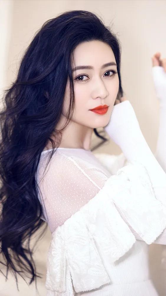 田海蓉：气质婉约，明艳动人，魅力四射