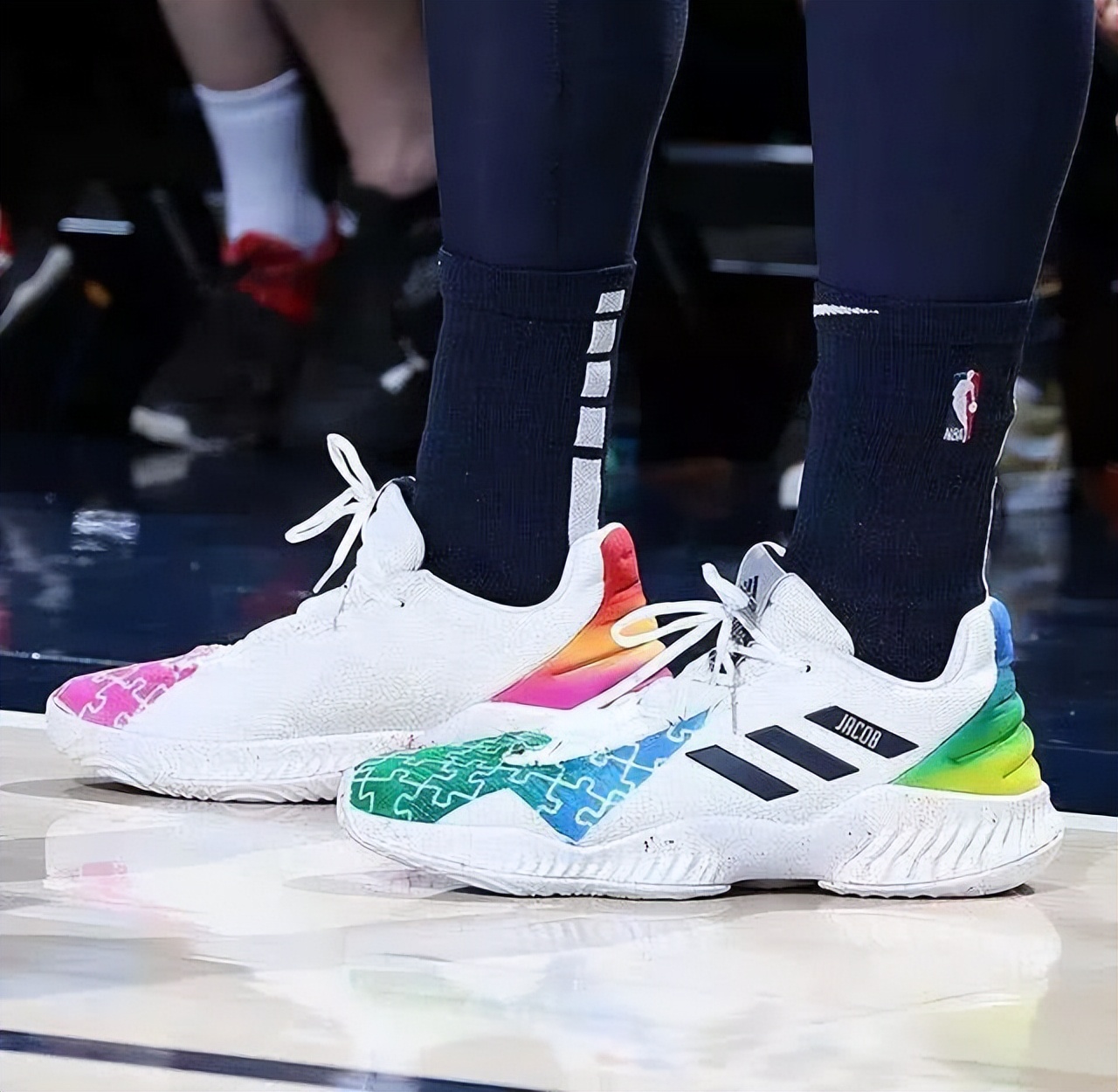 哪些nba球员有鞋(Adidas全明星球员本赛季穿了哪些实战篮球鞋？NBA赛场上脚合集)