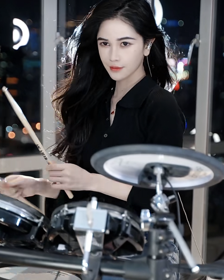 中国最出名女鼓手图片