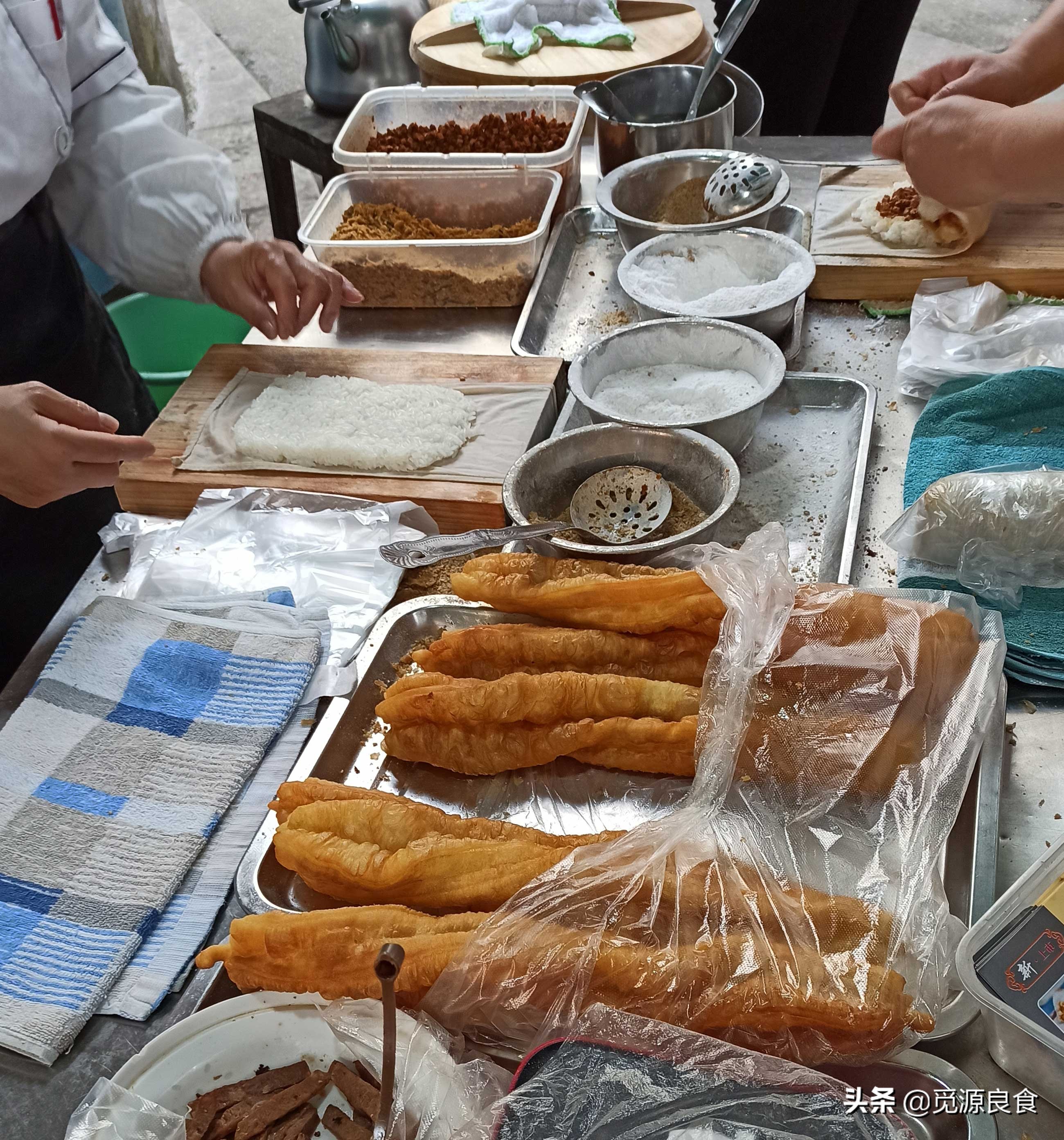 到武汉旅游，江汉路、循礼门附近的美食，在前进五路解决一日三餐