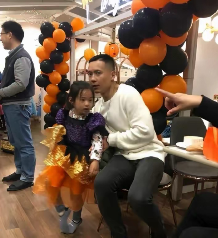 董璇高云翔离婚三年，两个人的生活，一个天上一个地下