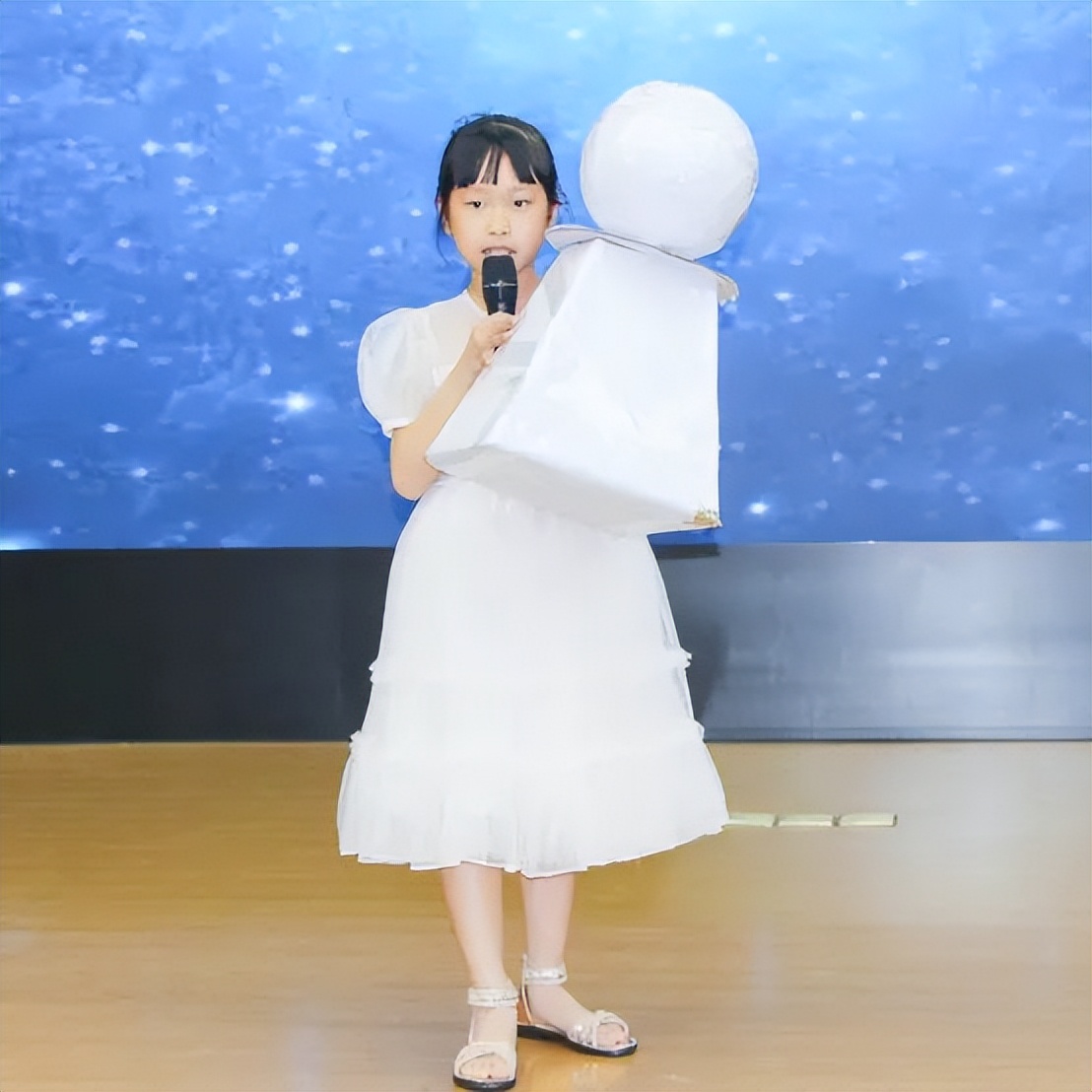 黄甲小学开展“人人参与科技节，我的科技节我做主”科技节活动