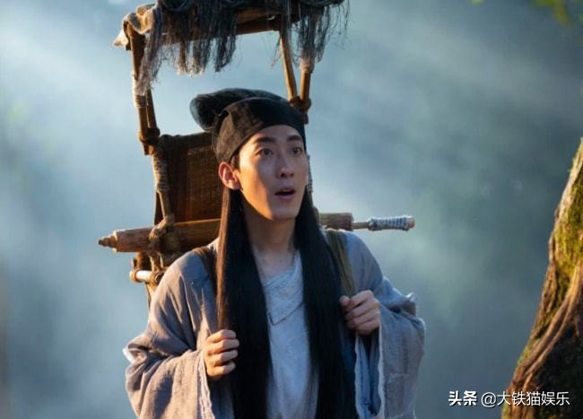 相貌平平却一直演男主的8位男星，扮酷耍帅演霸总，谁最让人尴尬