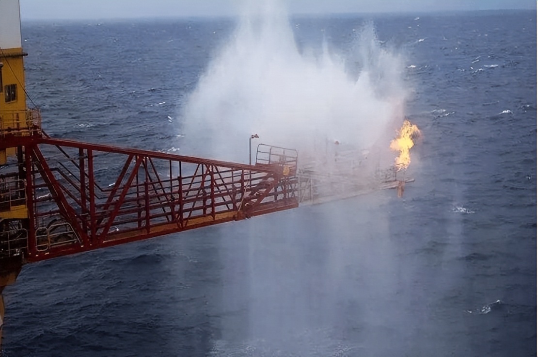 可燃冰能替代石油吗？探明的就够人类用1000年，开采难度有多大？