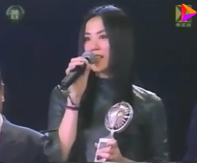 王菲仙女下凡，华语榜中榜为王菲设立十全十美大奖---终身成就奖