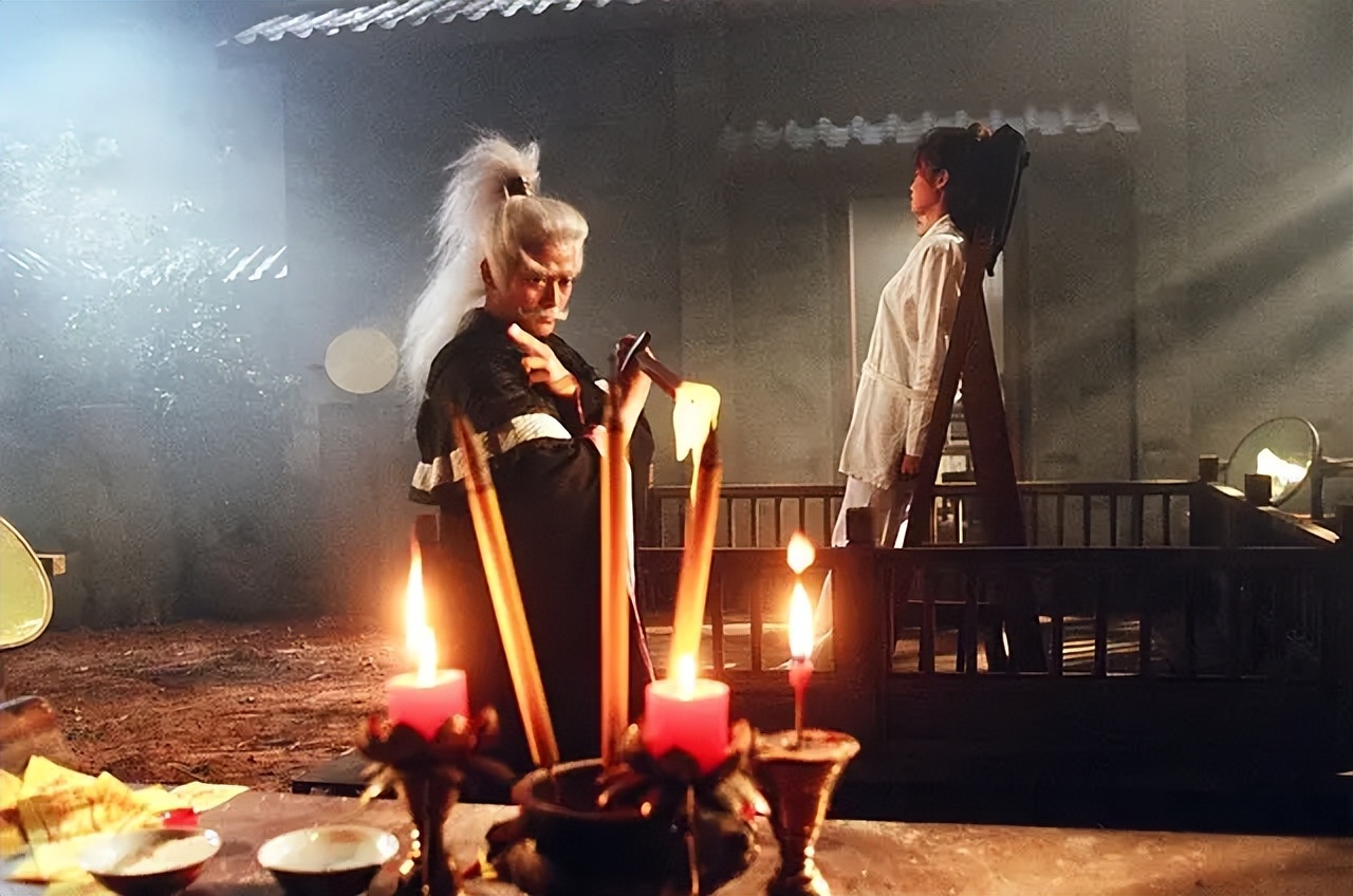 两位港姐飙演技，“身份互换”题材当年很新鲜，真假皇后互斗很爽