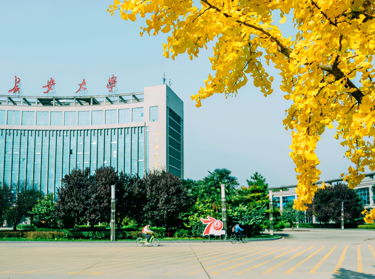 陕西美女学霸：三年专业第一，直接保送北大读博，气质相当惊艳！