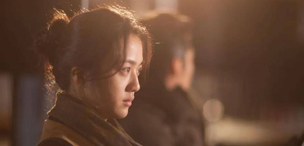 汤唯骨子里自带气质，侧脸风情万种，网友“绝对是个美人胚子”