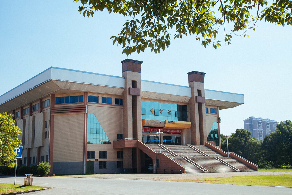 这5所高校开设定向培养士官计划，均在湖南招生，省内招生数量多