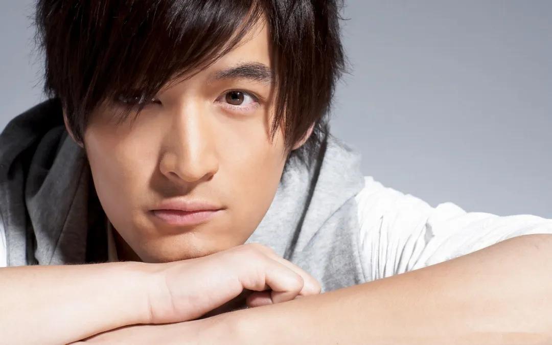 男神胡歌—繁华世界里，越读，越明白自己