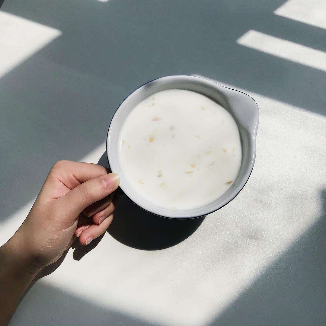 长达8年的研究：每天喝一杯牛奶，容易患乳腺癌？喝牛奶注意3点