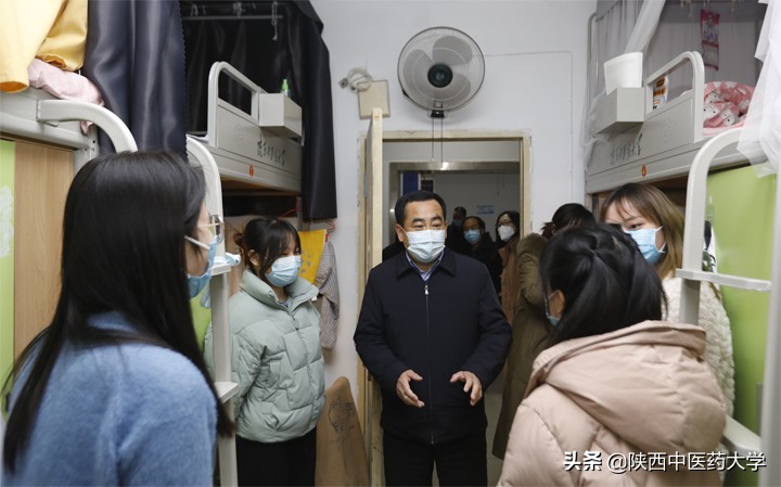 抗击疫情 陕西中医药大学党员干部在行动