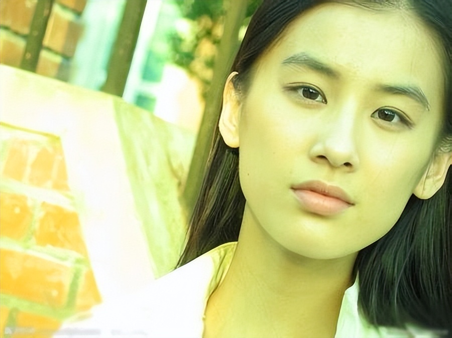 当时代抛弃“青春小妞”王珞丹时，连声招呼都不会打