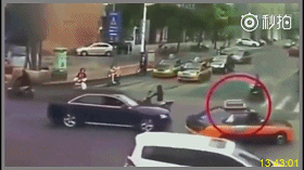 老太躺地遭碾压身亡，家属要求死刑+赔400万，司机：完全看不到人