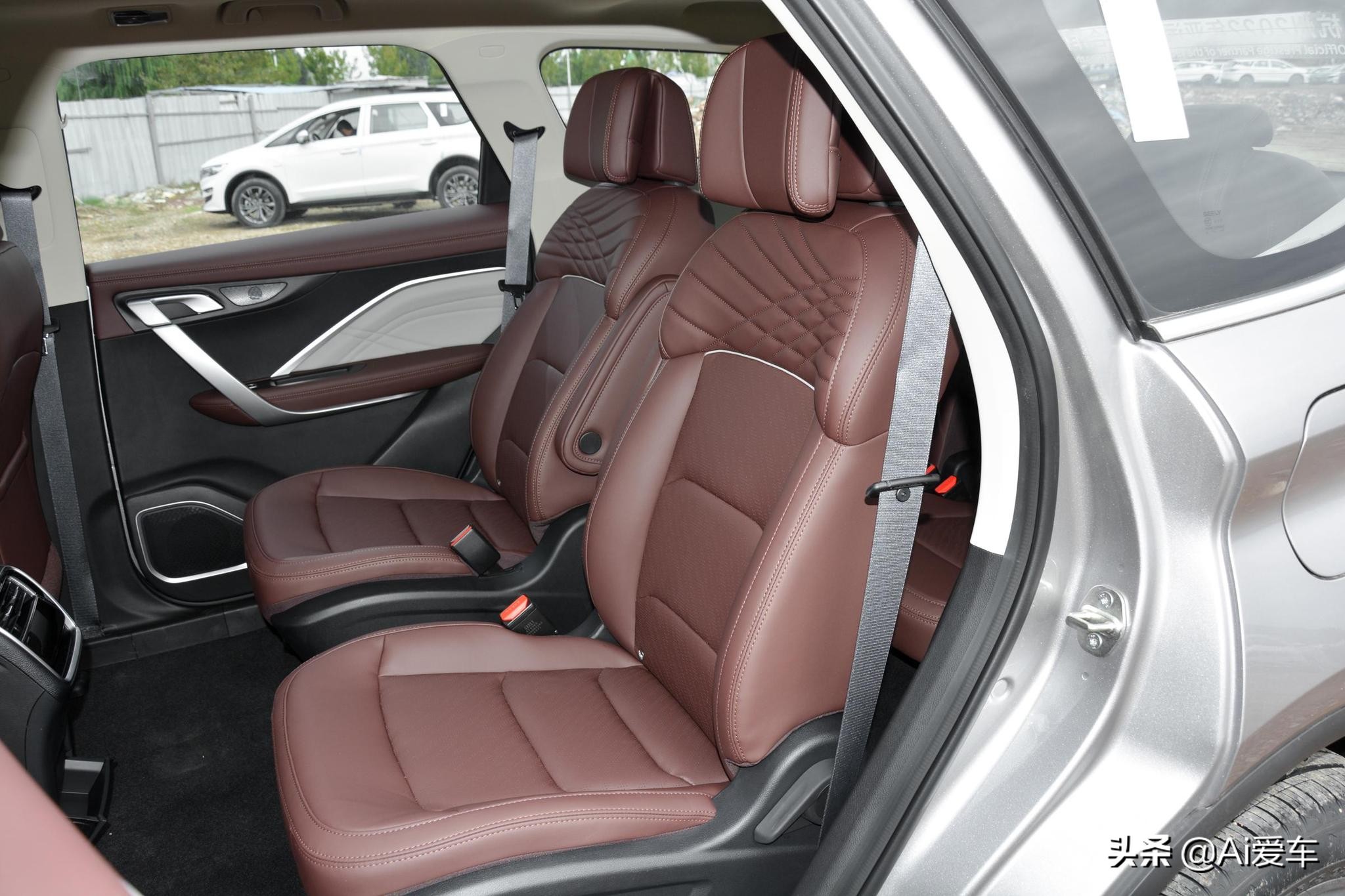 1.3L油耗独立6座设计，自动挡低价家用MPV，实用还好养，嘉际PHEV