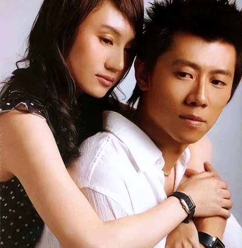 夏雨：与离异父母有隔阂，与高圆圆传绯闻，娶到袁泉三生有幸