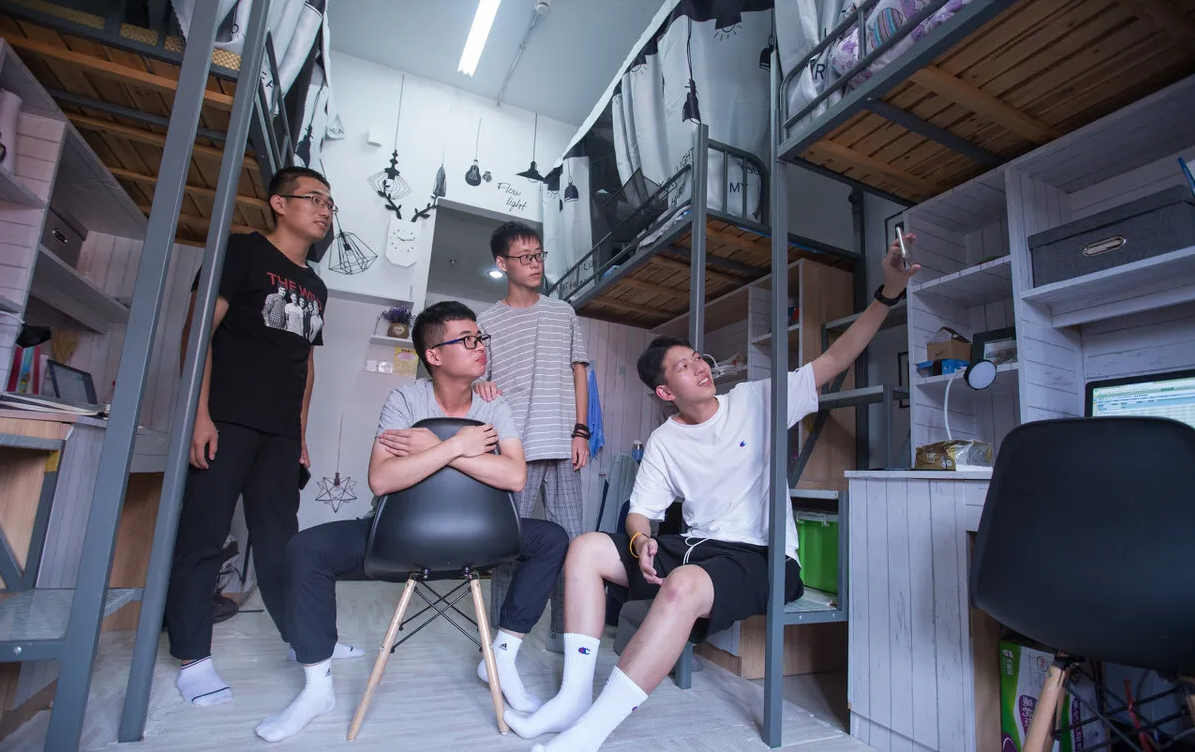 大学宿舍各不同，清北和耶鲁、哈佛不是一个级别，学生更想去清华