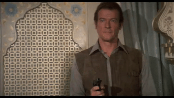 从被淘汰到被选中的罗杰·摩尔，为何拍摄007系列从不连签？