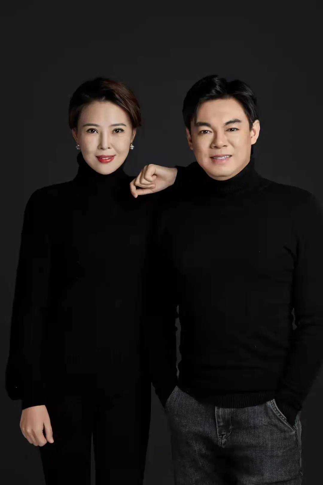 张倩老师也是非常优秀话剧影视演员和主持人,她的朗诵在业内也非常有