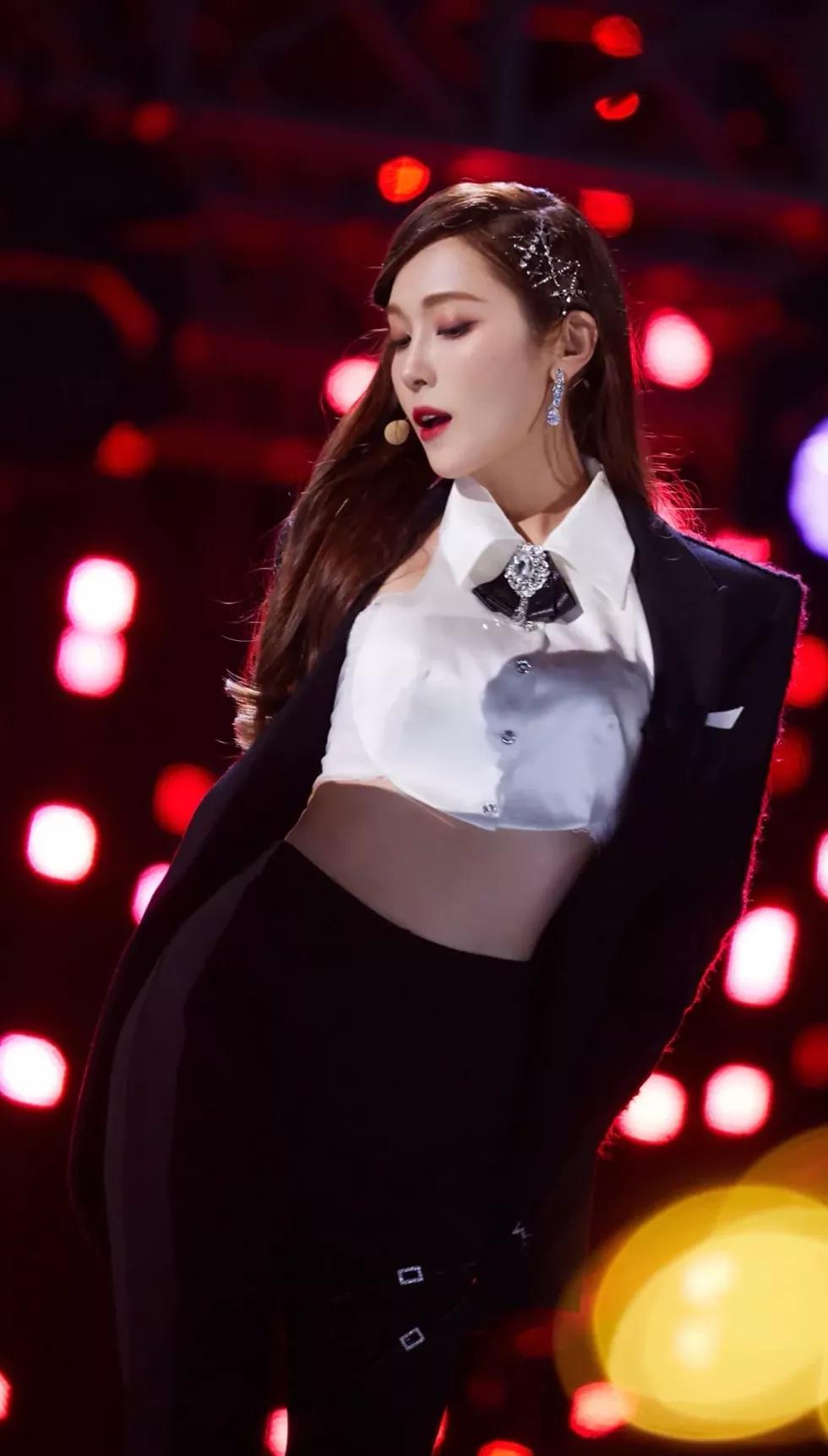 郑秀妍美丽动人