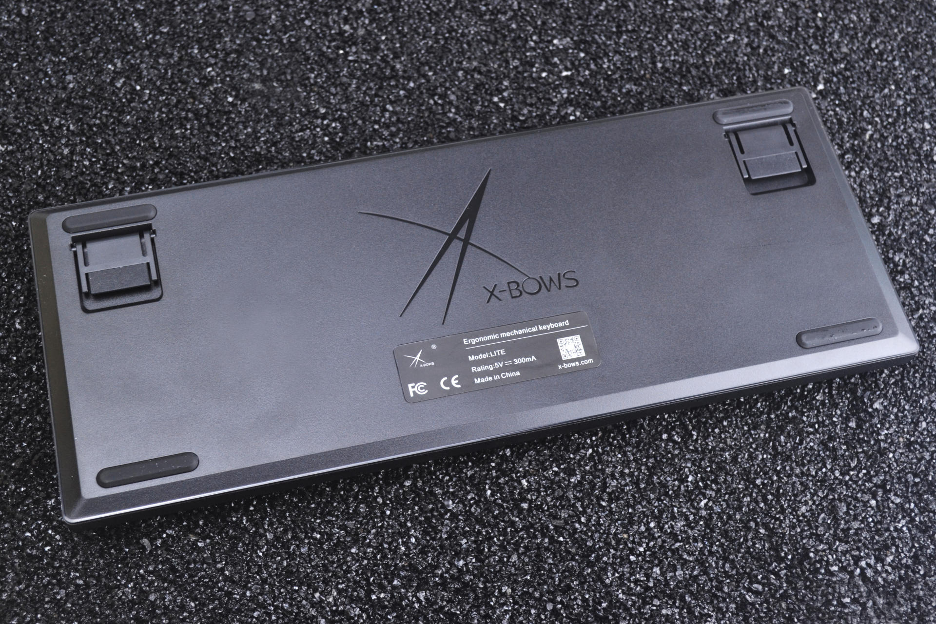 颠覆传统习惯 X-BOWS人体工学机械键盘 缓解你腕关节的痛