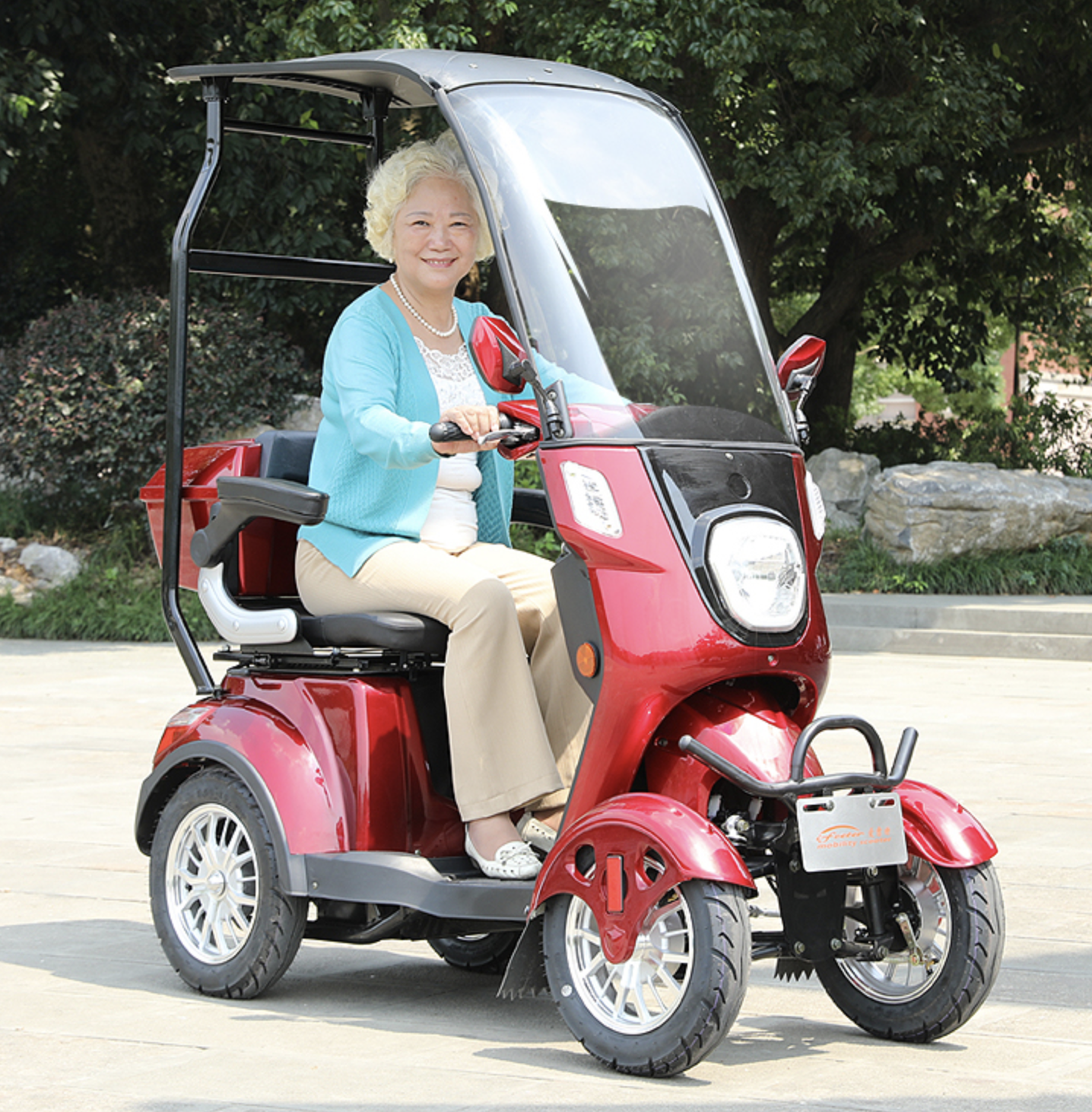 福瑞电动四轮车亮相:带电磁刹车,松手即停,适合60-80岁老年人 - 114