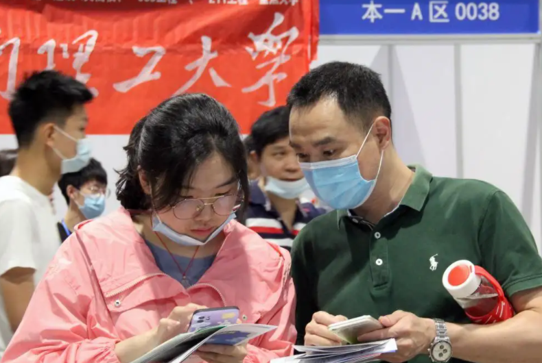 2022年各省高考人数出炉，河北仅排第5名，河南稳居榜首位置