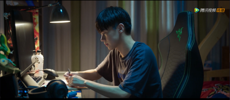 《开端》的成功，和细节有巨大关系，甚至雷蛇植入也如此硬核