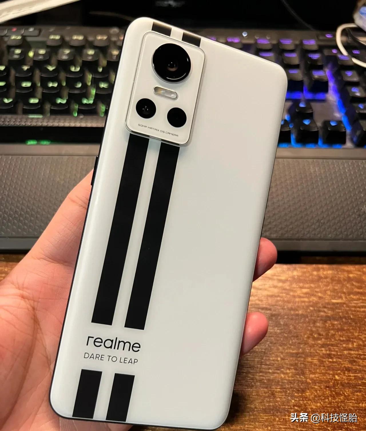 从苹果8plus换到了realmeGTneo3，憋了一肚子话想说