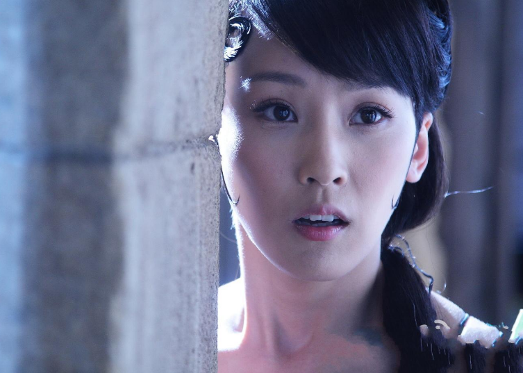 谢楠：嫁给吴京7年生两子，甘愿做他背后的女人，活成人生大赢家