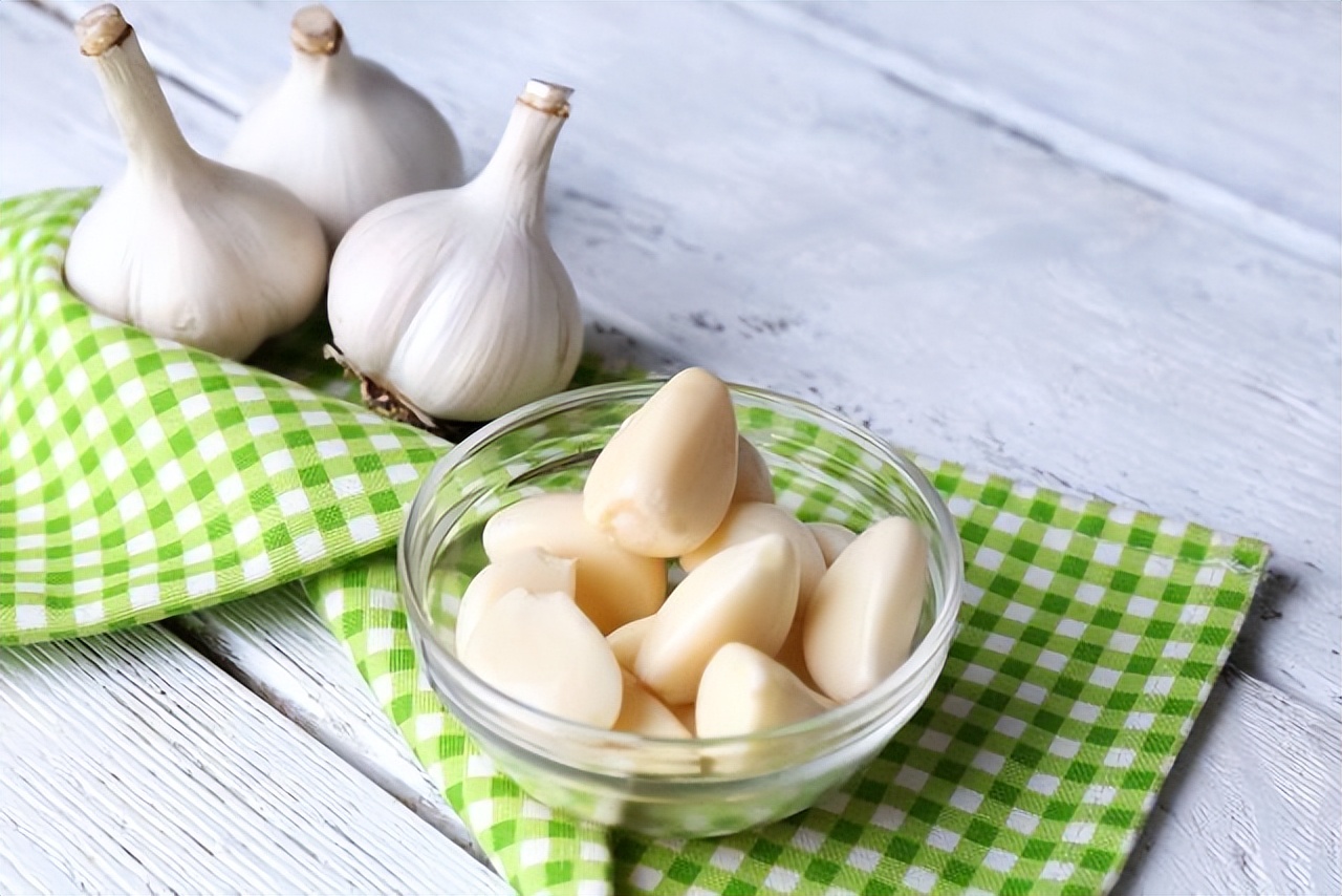坚持天天吃大蒜的人，最后得到了什么？看完或许就明白了
