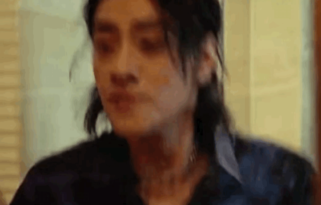 凹凸不平崎岖脸大PK！活久见，鞋拔子见了都有优越感