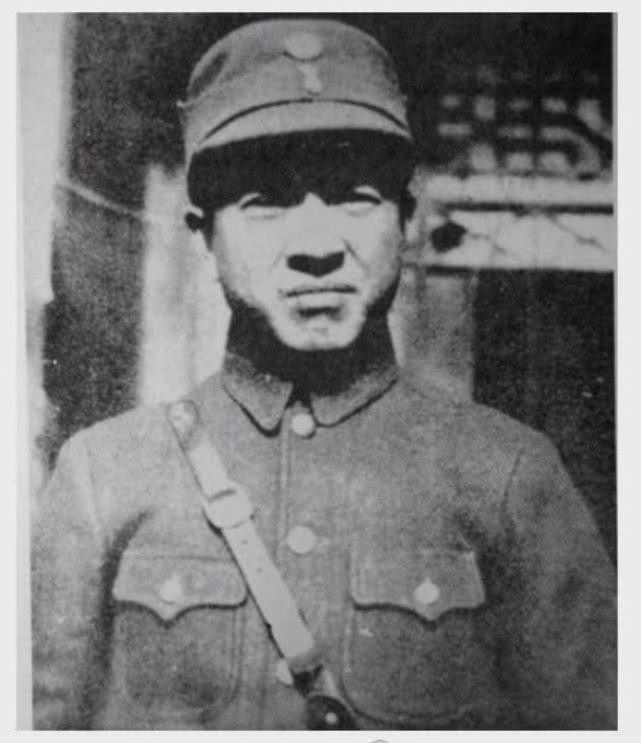 粟裕从没读过军校，却屡屡挫败黄埔优等生，直言：都是毛主席教的