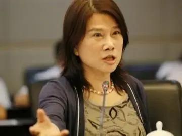 股价腰斩、不及美的一半，格力电器高光时刻不再？