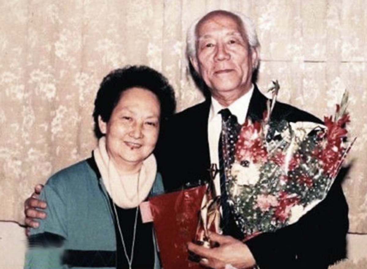 凤凰：美貌不输王丹凤，两段婚姻都幸福，88岁却被继子告上法庭