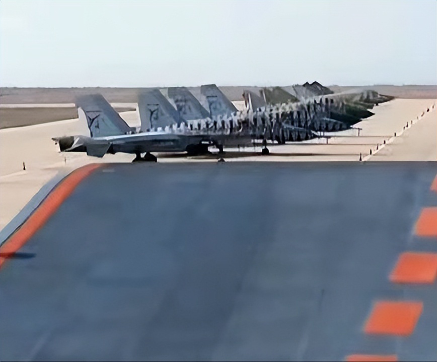 ��-35����½�غ�ĸѵ�����أ�18����ͬ�����պ���ӥ�뵯����