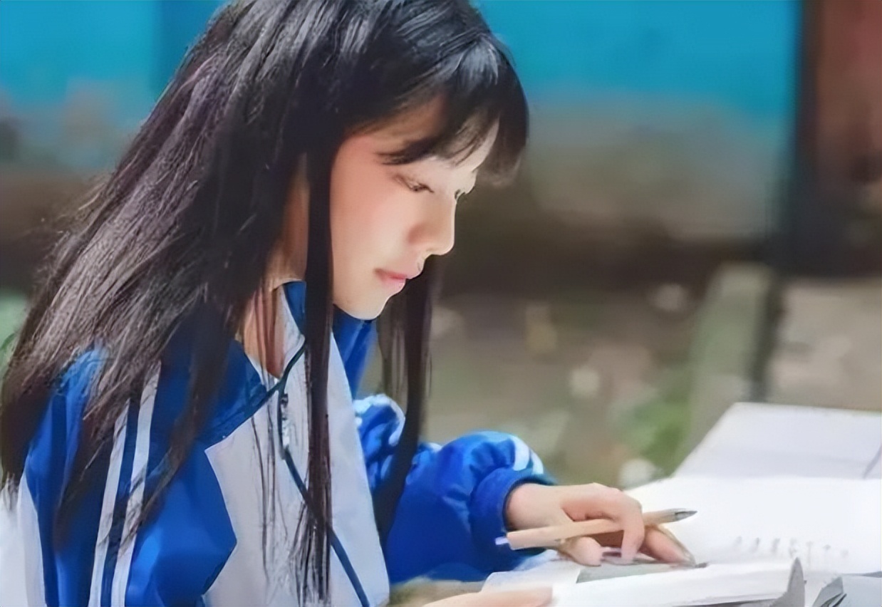 男生高考475，让640女友放弃厦大陪自己上二本，评论区：脸呢