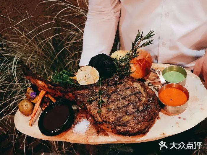 魔都这个小菜场变身“潮”地标：绝美天台、岩洞餐厅、啤酒屋……冬天也能过得火热