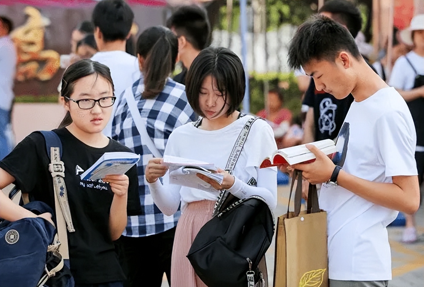 2022热门专业推荐(2022热门专业推荐考试)