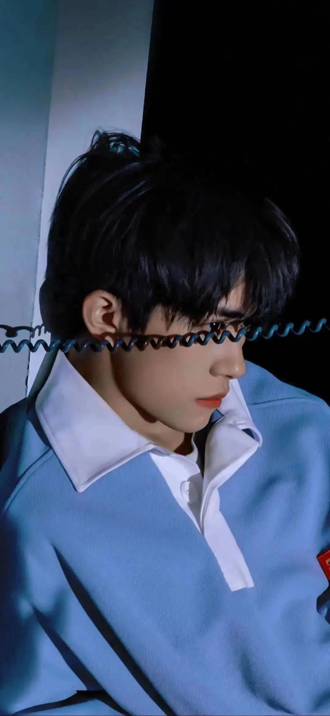 王俊凯易烊千玺王源高清壁纸，哪张壁纸最好看呢