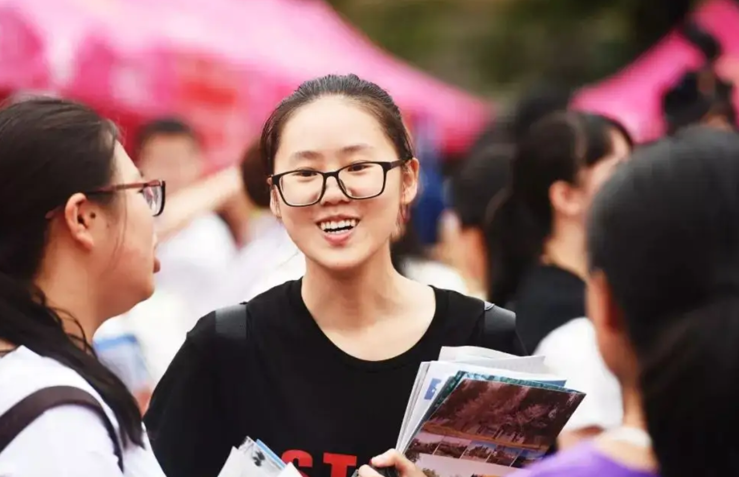 填报志愿决定高考成败，考生用这6种方法，可找到“冲稳保”大学