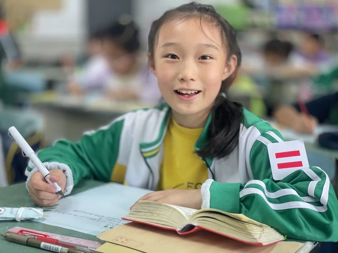 四川天府新区锦江小学与新疆一团中心小学开展书信手拉手实践活动