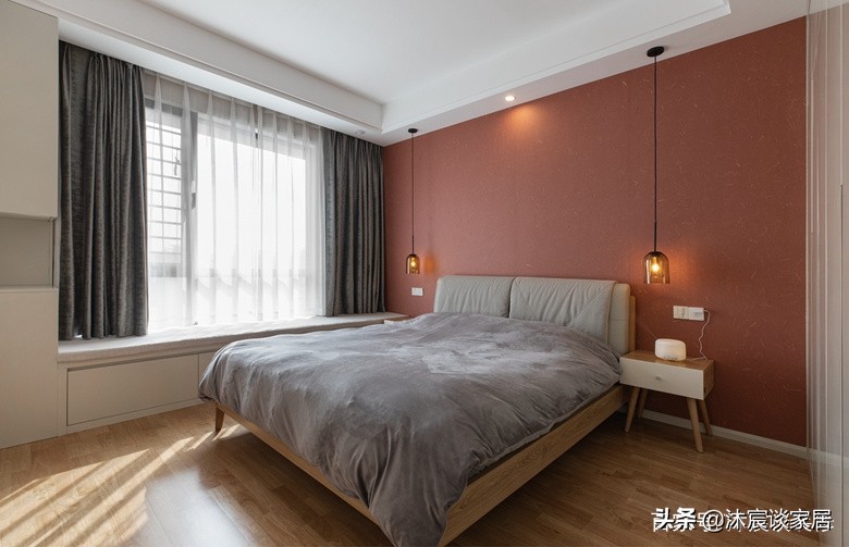 “双眼皮”吊顶，开放式厨房，她家现代时尚，暖暖的北欧风超治愈