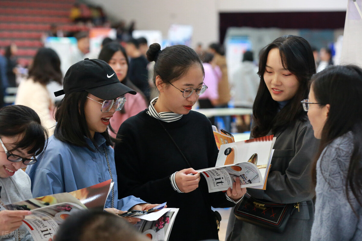 对情商要求高的4个大学专业，情商和工资待遇挂钩，会说话很重要