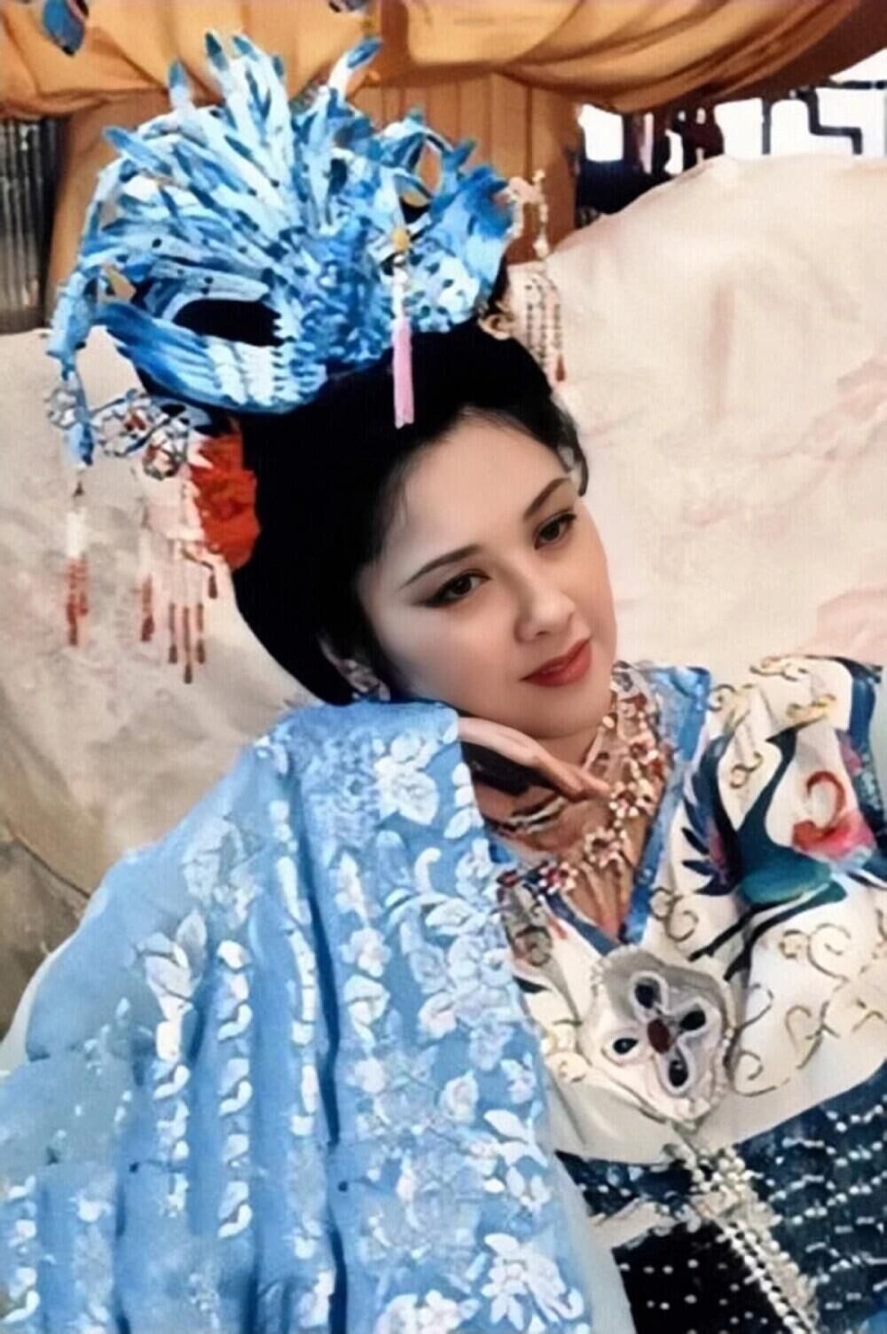 以前的宫廷剧真的很好看！现在有的宫廷剧拍得像皇帝要破产一样