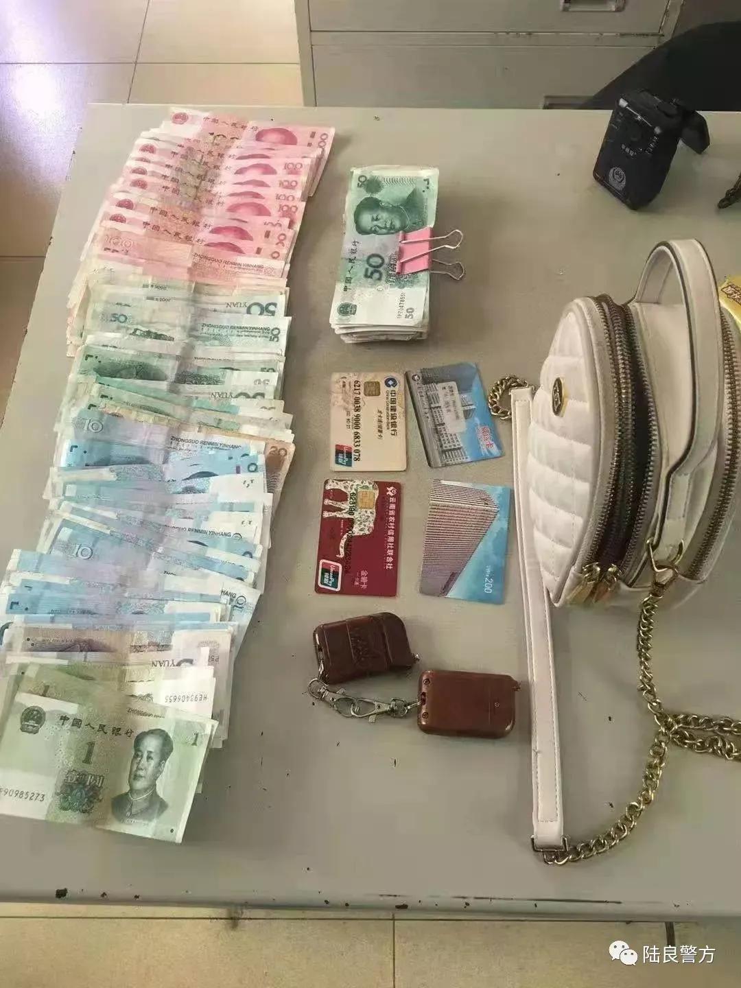 迎风雪 战严寒 群众过大年 爨警保平安