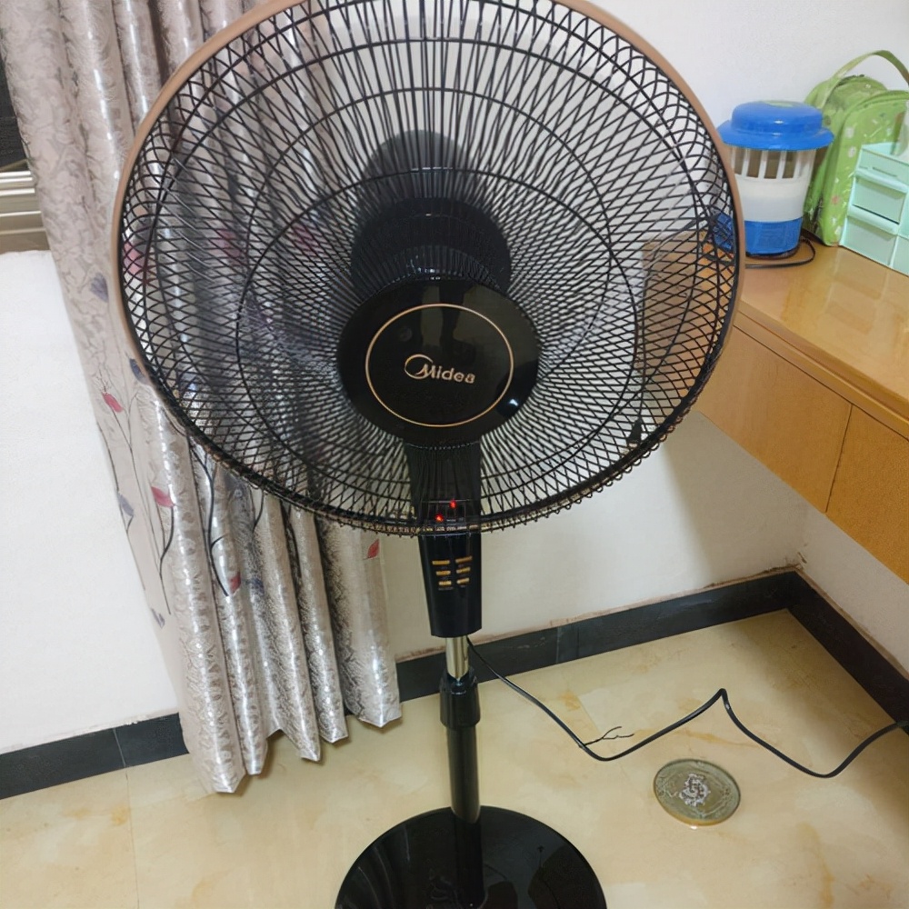选家电就选品牌起家的产品，其它的都不要买，这是接地气的总结