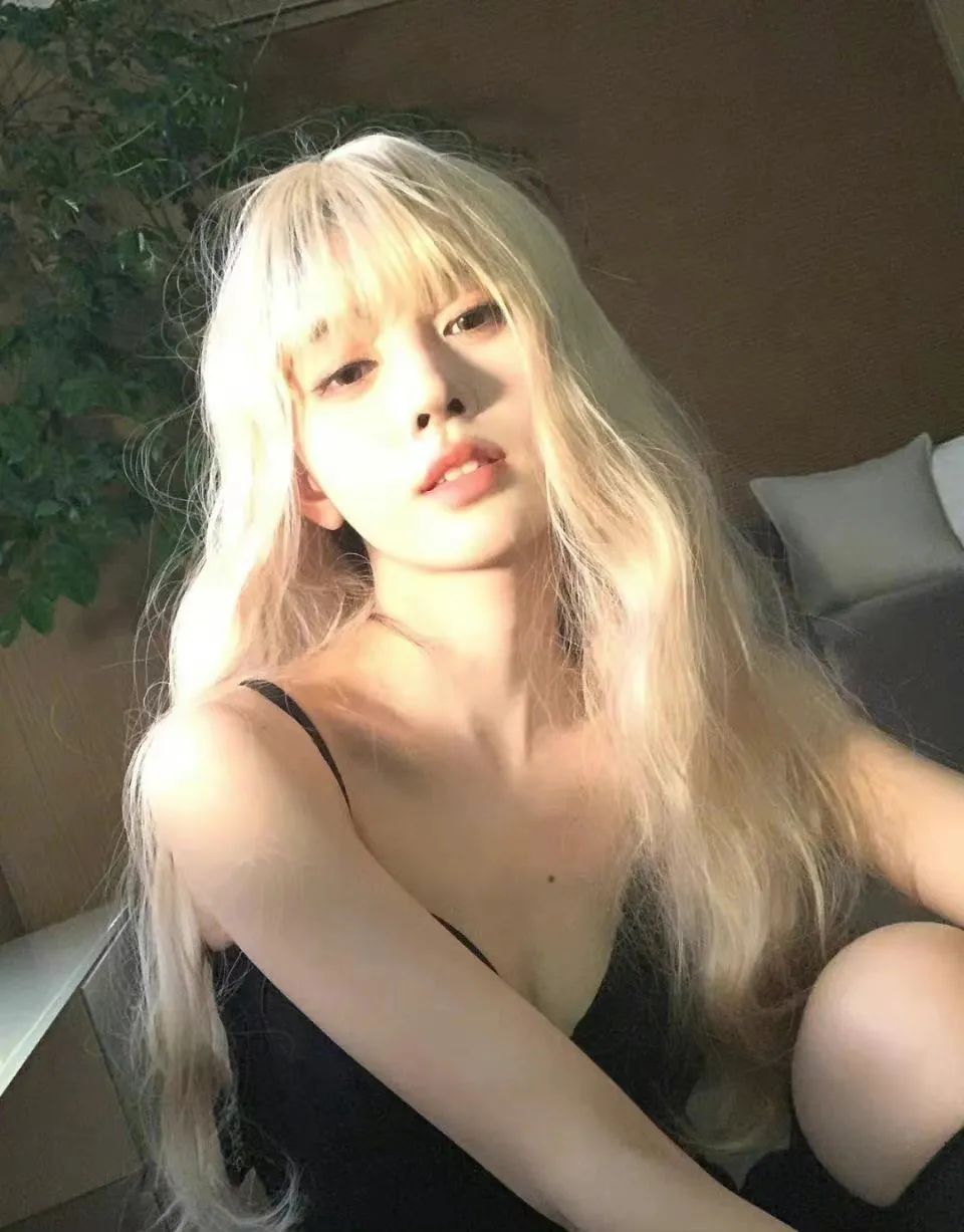 ​港娱圈审美太拉垮，入围港姐进行形象大改造，造型不如原来模样