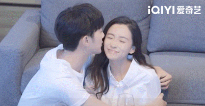 《爱情应该有的样子》可乐CP甜度超标，房车里共度浪漫夜晚