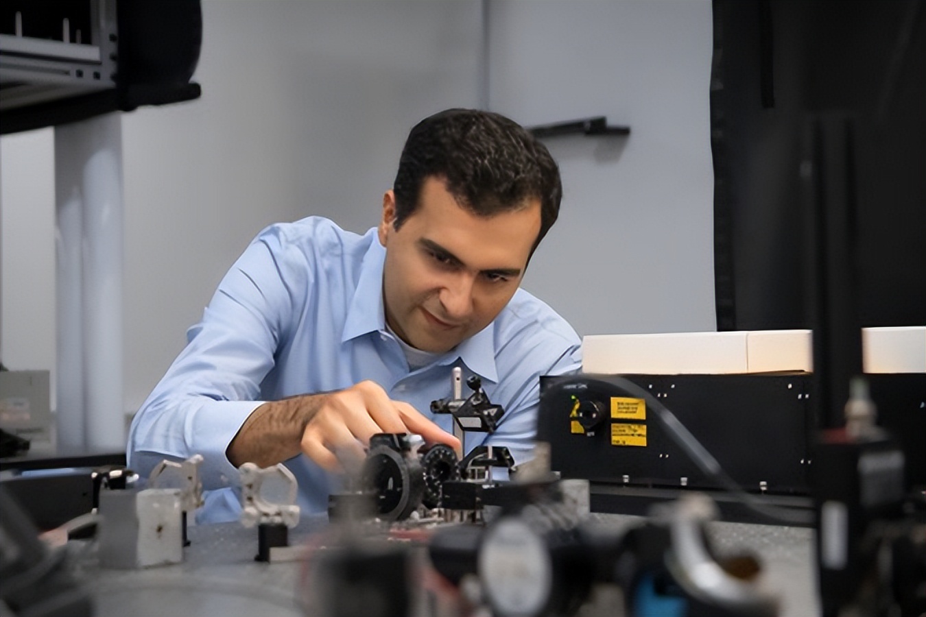 量子前沿英雄谱｜光量子计算的“技术前锋”：Alireza Marandi